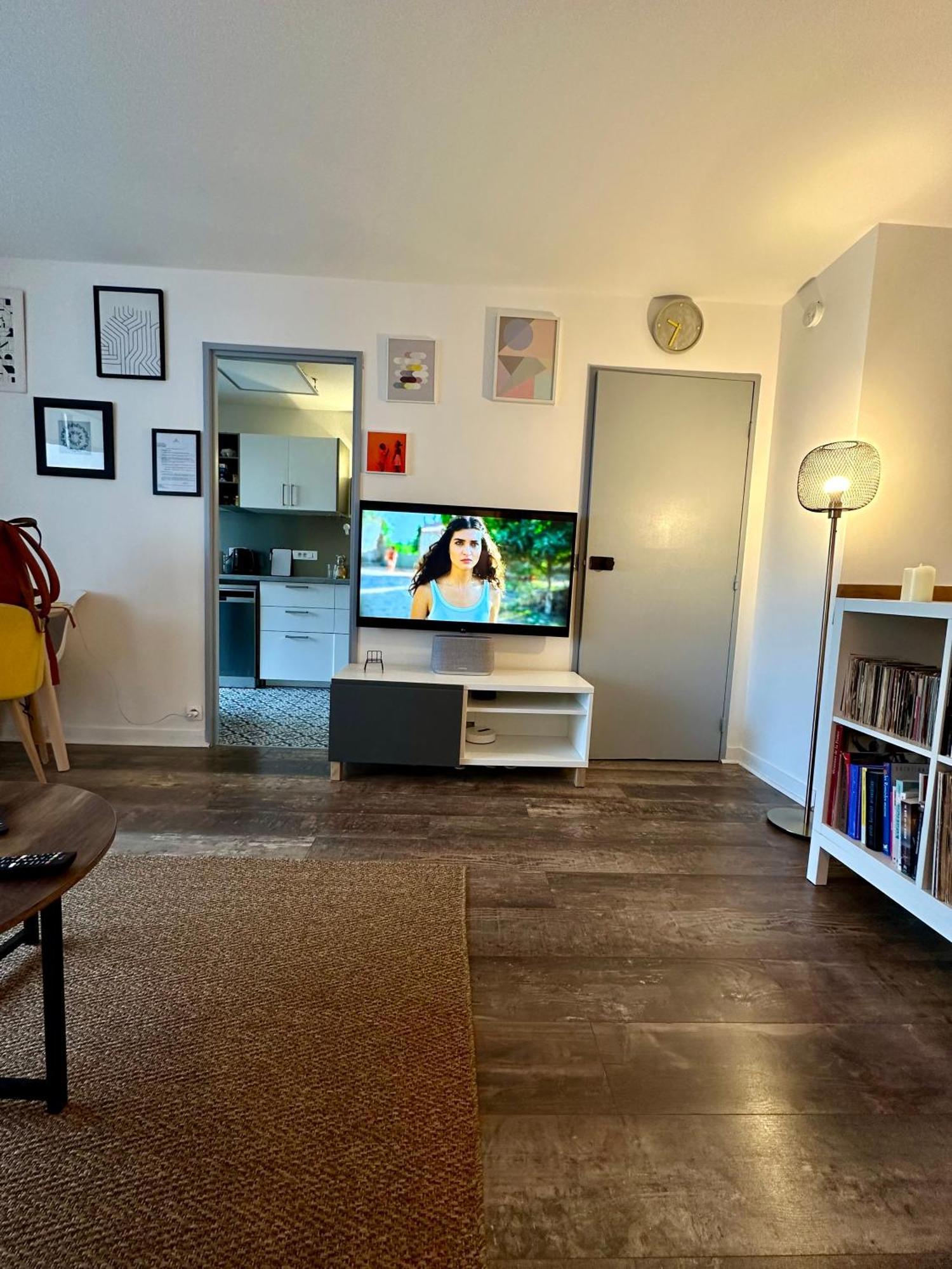 Cosy Duplex Avec Parking A Paris 19 By Immo Kit Bnb Eksteriør bilde